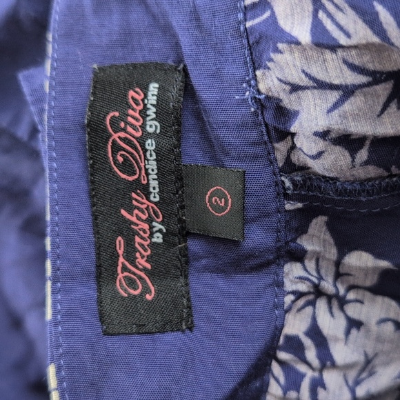 Trashy Diva Crop Top & High Waisted Short Set. - Picture 4 of 4